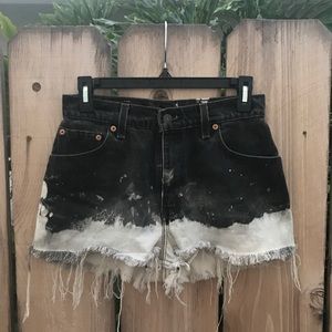 Vintage Levi 550 distressed jean shorts